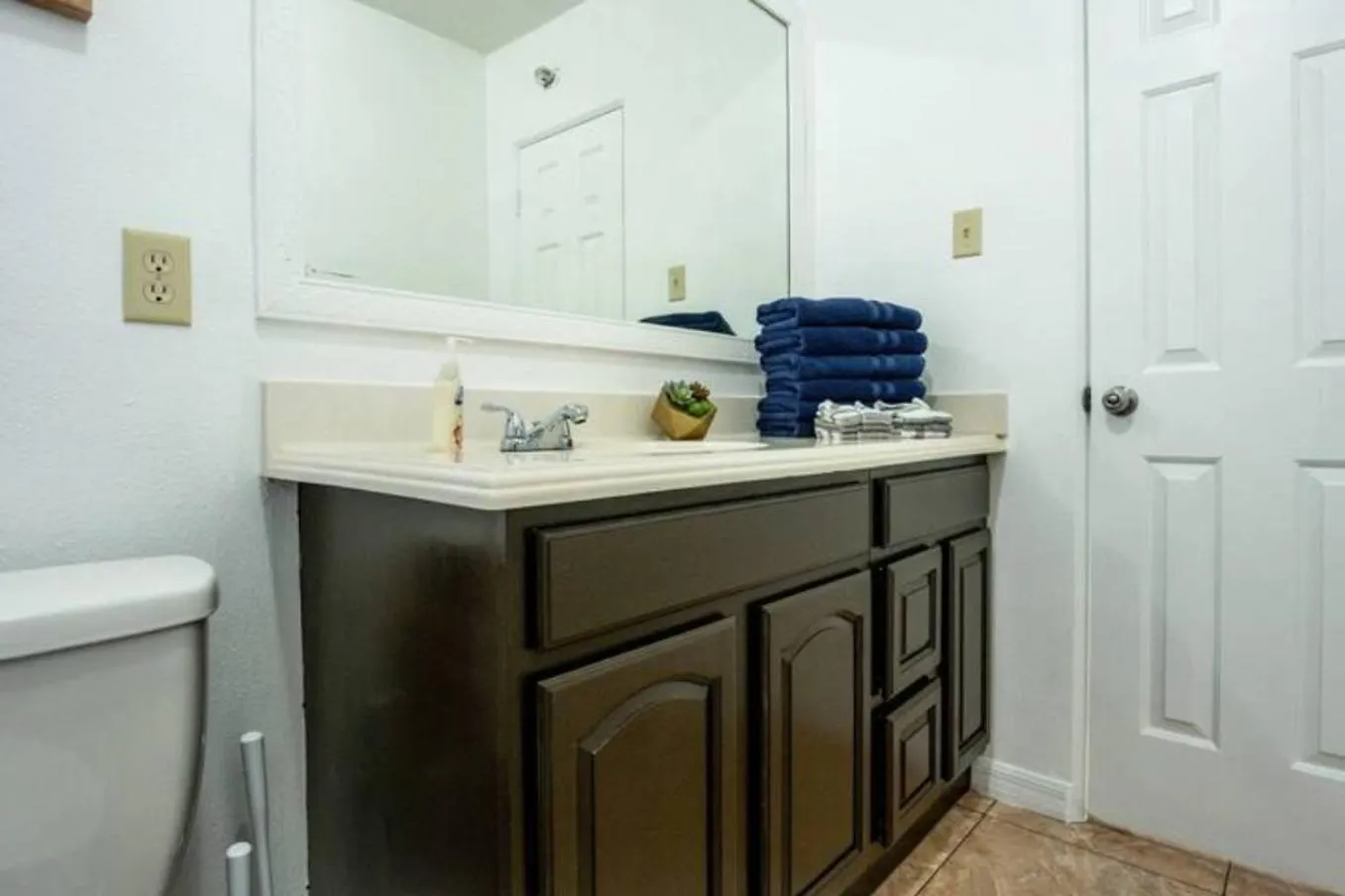 Quiet 2Br Getaway Fast Wi-Fi Pets Ok Villa Orlando