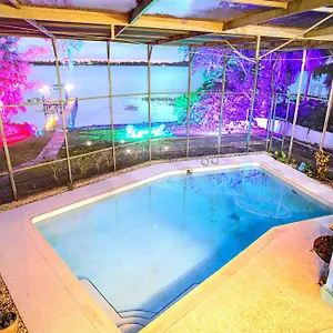 Holiday home Spacious Lakefront House With Pool, Hottub, & Boating, Orlando